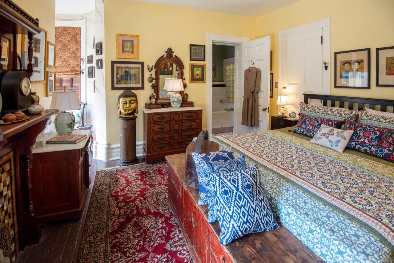 The Dolon House Bed & Breakfast! 3*