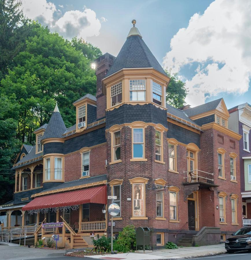 The Dolon House Bed & Breakfast! Bed and breakfast 3*